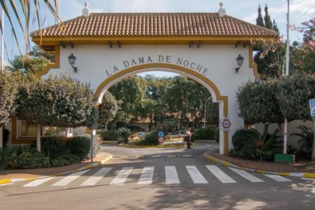 Apartemen Apartamento En Marbella, Residencial La Dama De Noche